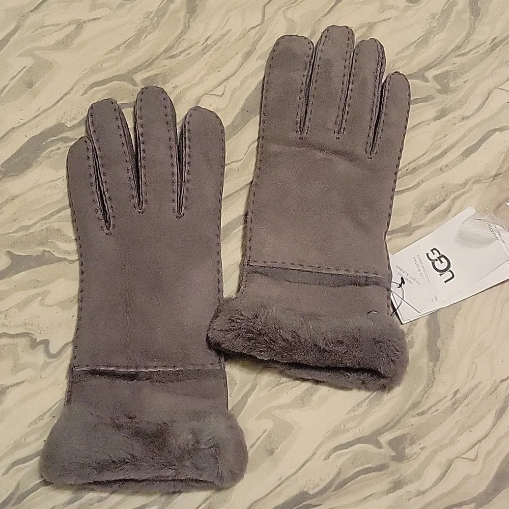 Ugg‎ Sherling Suede Tech Glove. NWT. Cold weather Outdoors Skiing Winter